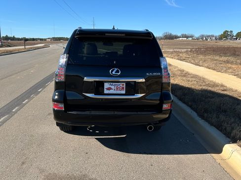 Used 2019 Lexus GX 460 image 5