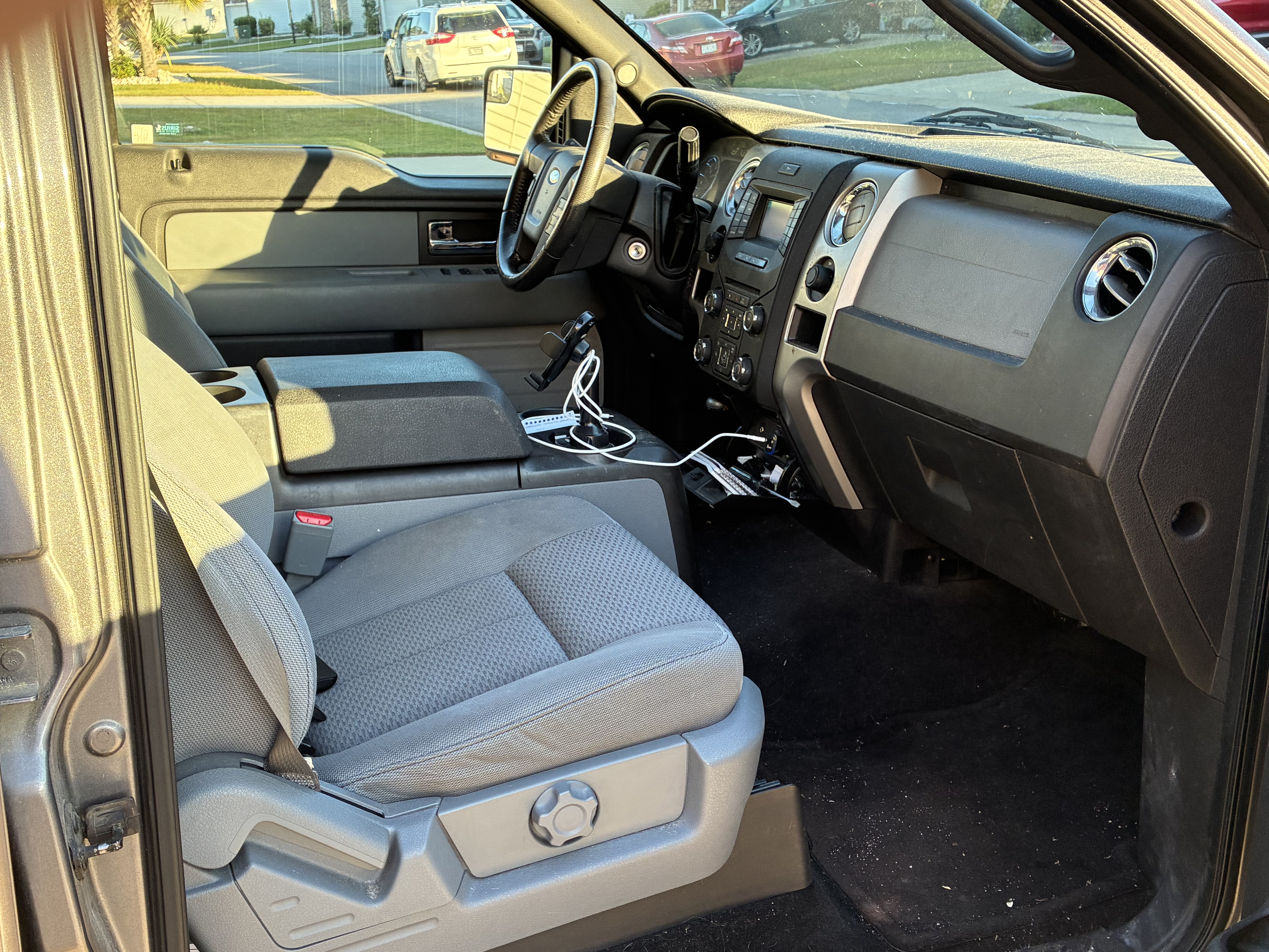 Used 2014 Ford F150 XLT w/ XLT Chrome Package AWD/4WD image 12