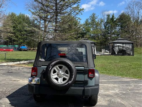 Used 2015 Jeep Wrangler Sport image 2