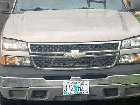 Used 2006 Chevrolet Silverado 1500 LT w/ Light Duty Power Package image 2