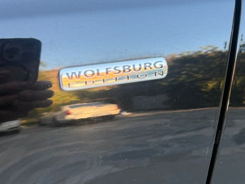 Used 2010 Volkswagen Tiguan Wolfsburg Edition FWD image 6