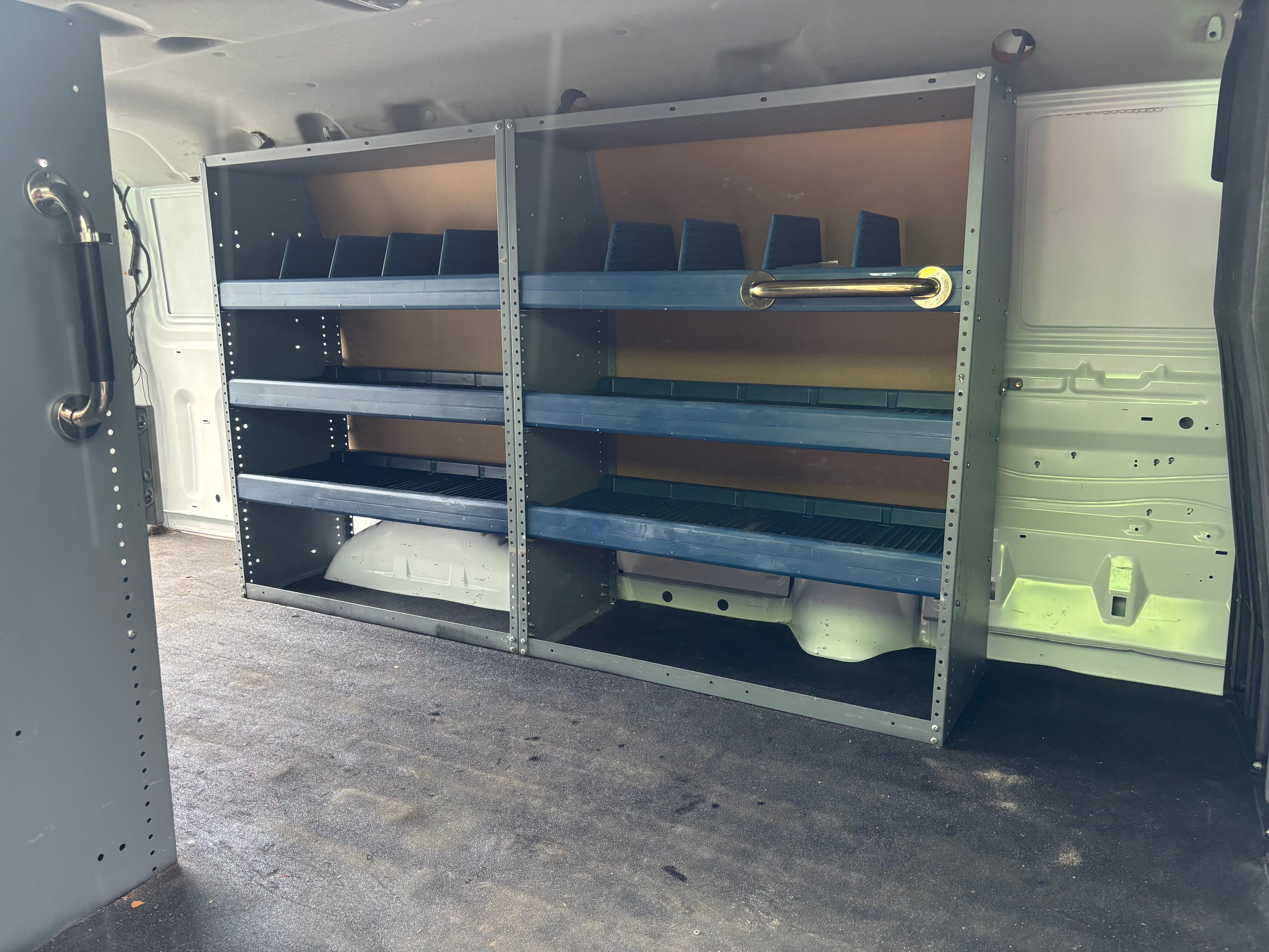 Used 2014 Ford E-350 and Econoline 350 Extended Super Duty RWD image 13