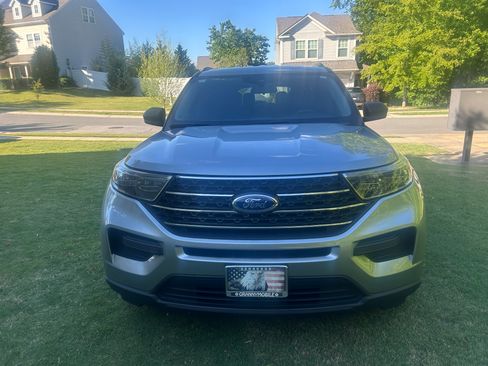 Used 2022 Ford Explorer XLT RWD image 4