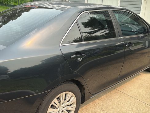 Used 2012 Toyota Camry LE FWD image 2