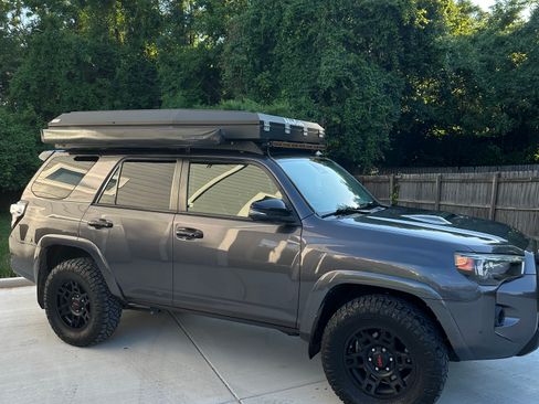 Used 2021 Toyota 4Runner Venture w/ Moonroof Package AWD/4WD image 1
