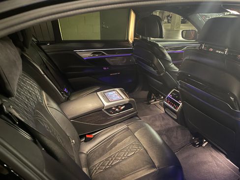 Used 2017 BMW ALPINA B7 xDrive AWD/4WD image 5