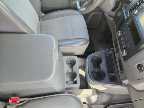 Used 2021 Nissan NV 2500 SV image 16