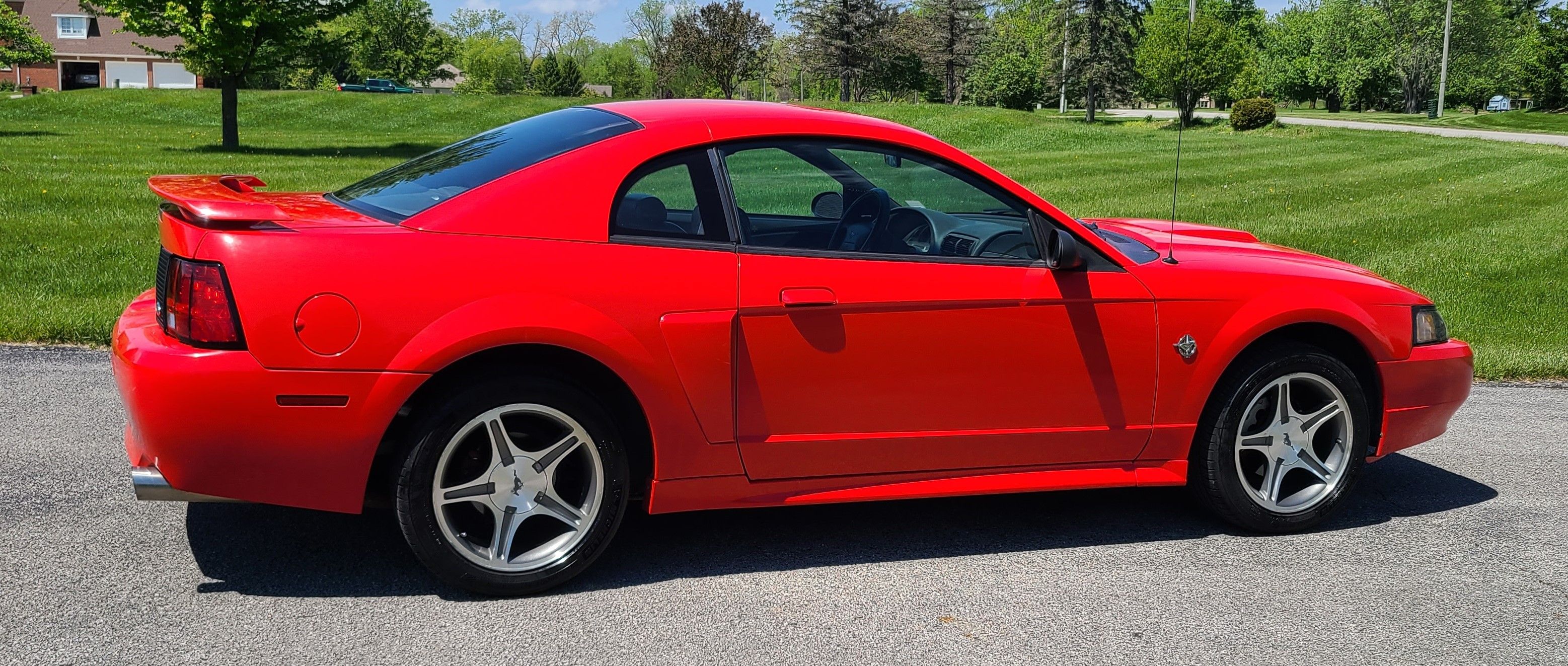 Used 1999 Ford Mustang GT RWD image 10