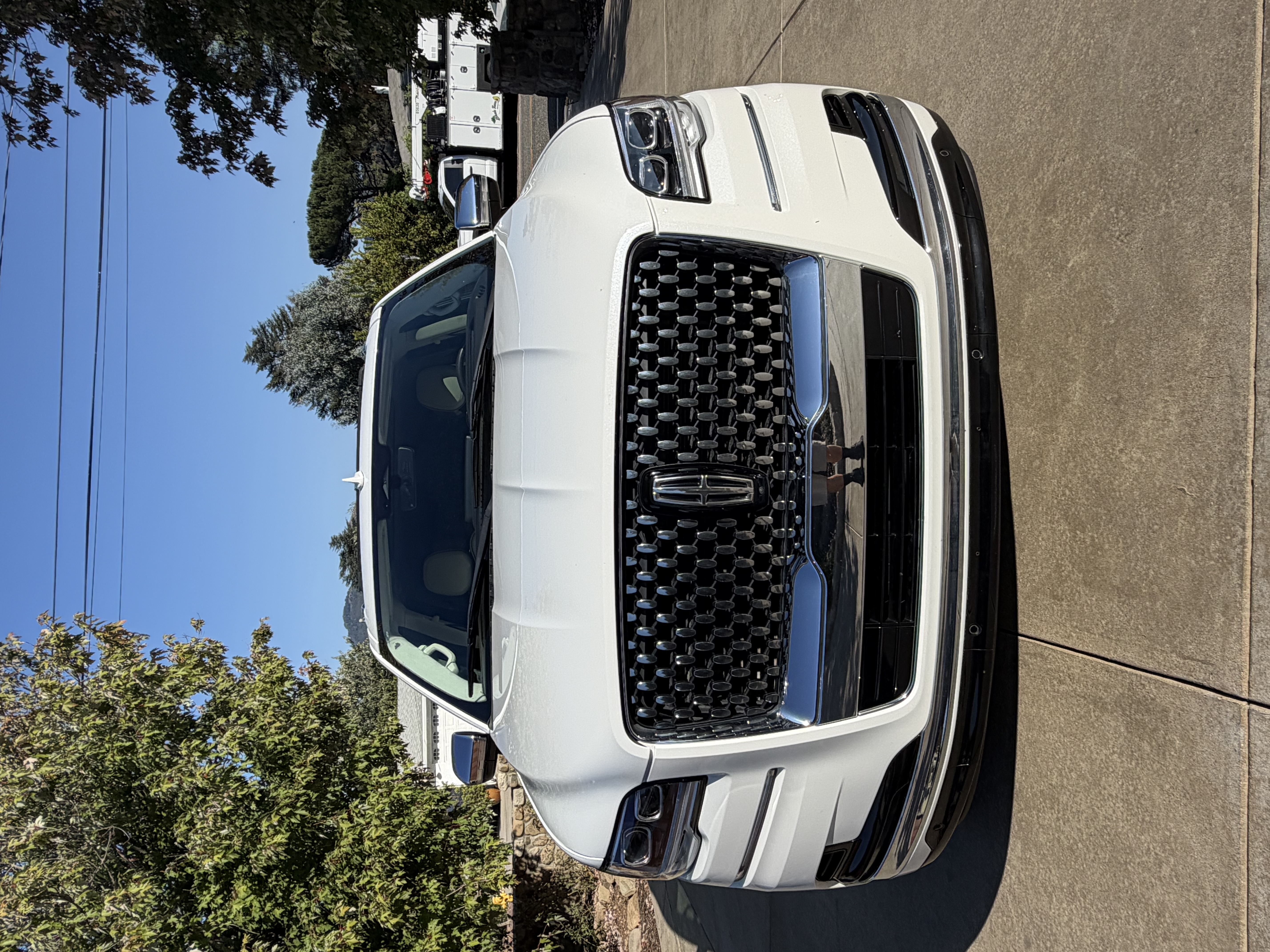 Used 2023 Lincoln Navigator Black Label AWD/4WD image 2