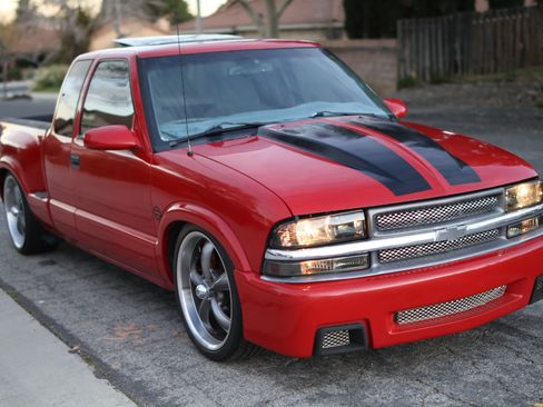 Used 2001 Chevrolet S10 Pickup LS w/ Preferred Equipment Group image 11