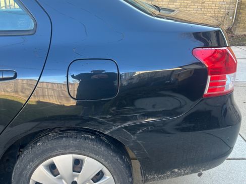 Used 2012 Toyota Yaris Sedan image 11