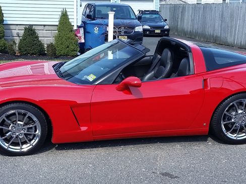 Used 2006 Chevrolet Corvette Coupe w/ Preferred Equipment Group RWD image 1