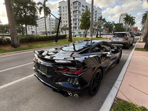 Used 2021 Chevrolet Corvette Stingray Coupe w/ Z51 Performance Package image 8