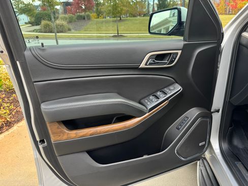 Used 2019 GMC Yukon Denali image 9