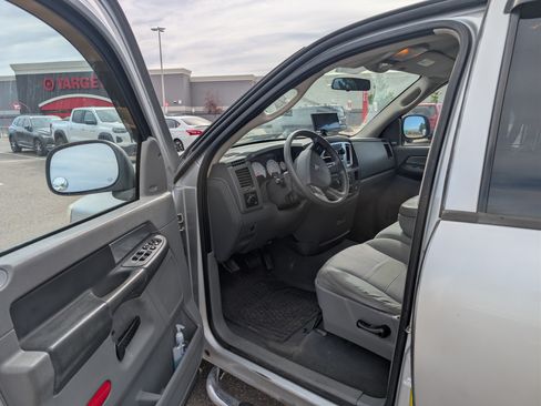 Used 2007 Dodge Ram 1500 Truck SLT image 22