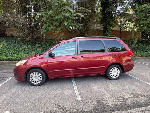 Used 2007 Toyota Sienna LE FWD image 6