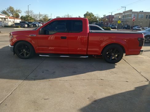 Used 2015 Ford F150 XLT w/ Trailer Tow Package image 6
