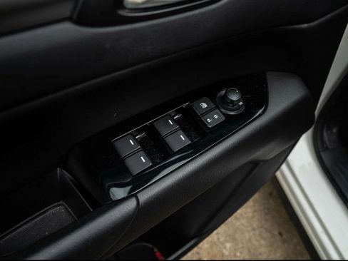 Used 2019 MAZDA CX-5 Touring image 17