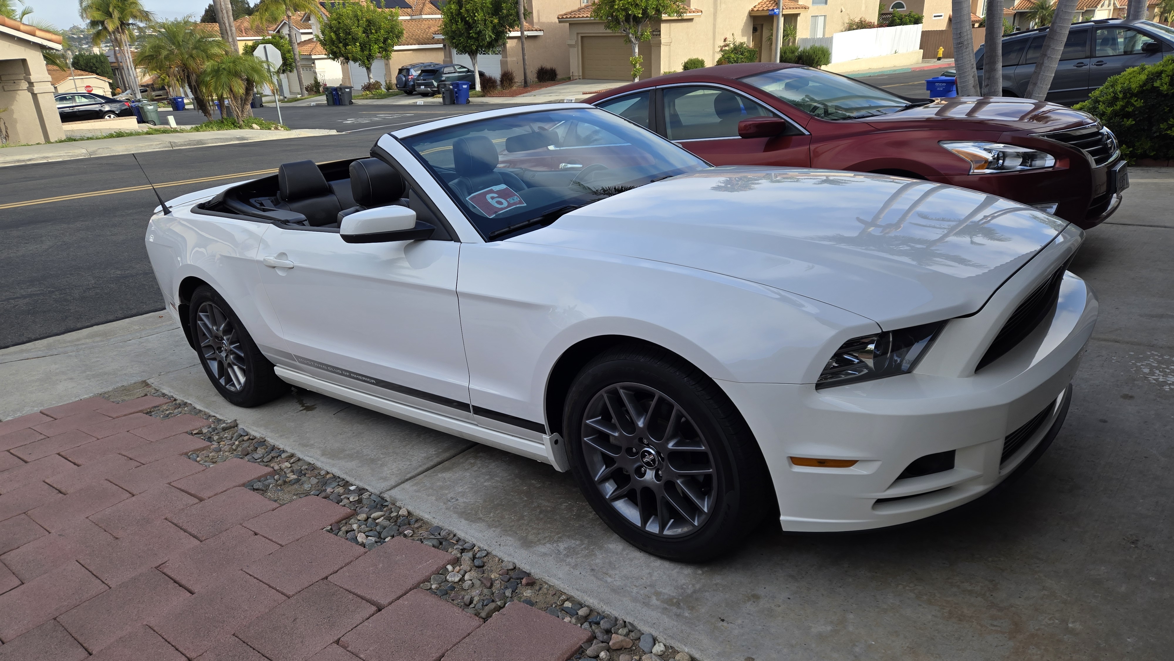Used 2013 Ford Mustang Premium RWD image 2