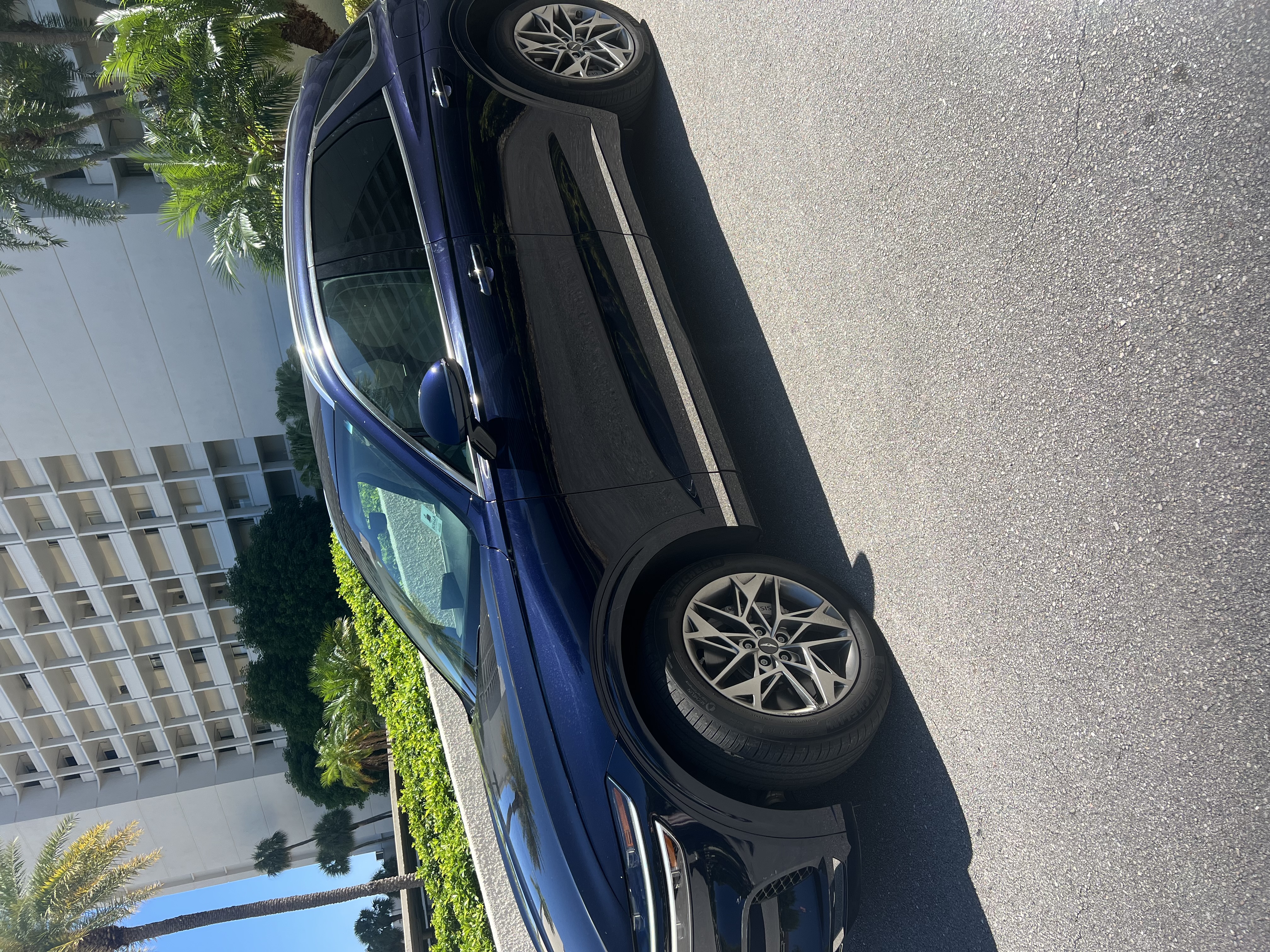 Used 2023 Genesis GV70 2.5T w/ Select Package AWD/4WD image 2