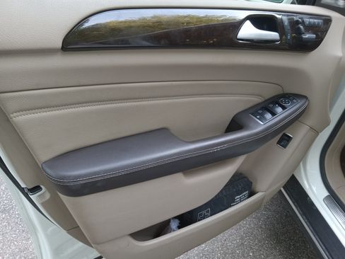 Used 2015 Mercedes-Benz ML 250 BlueTEC 4MATIC image 2