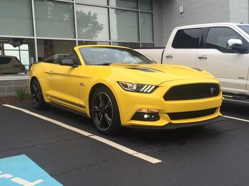 Used 2016 Ford Mustang GT Premium w/ Equipment Group 401A image 4