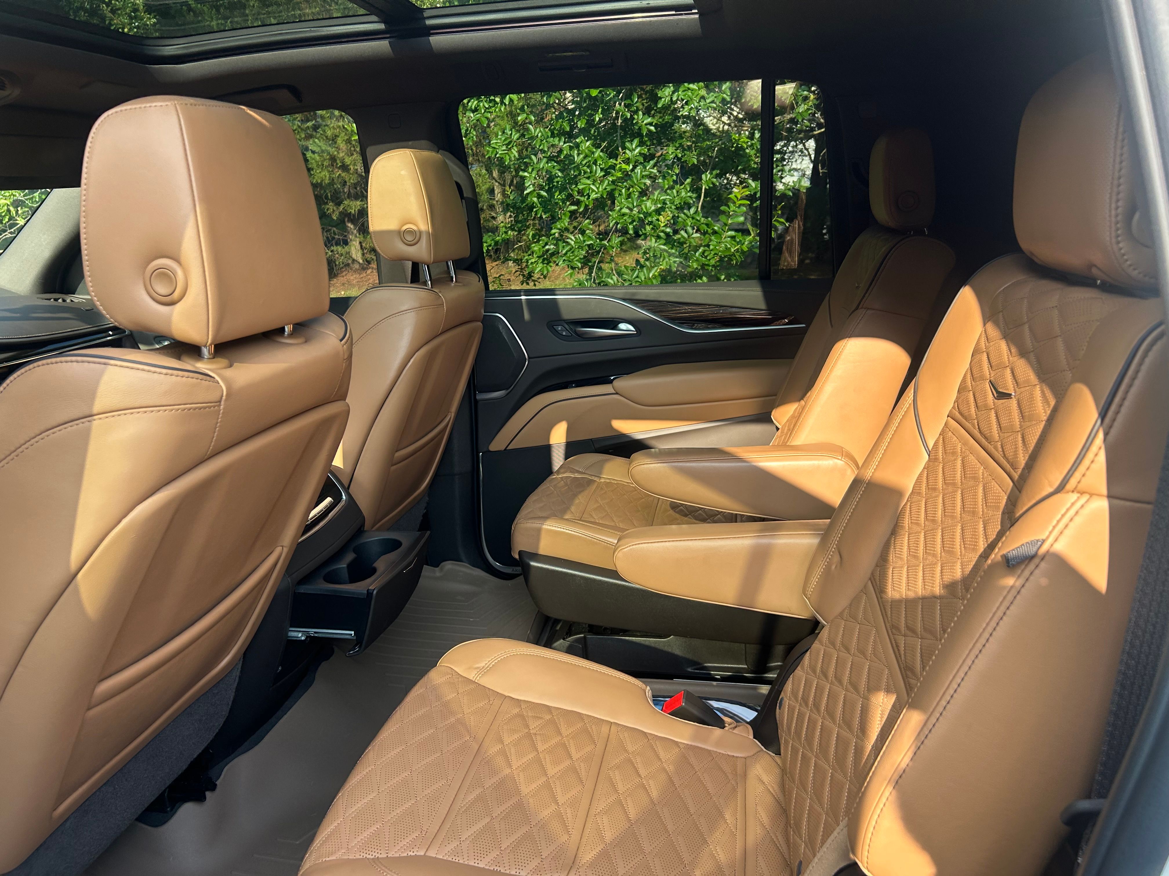 Used 2023 Cadillac Escalade ESV Premium Luxury AWD/4WD image 13