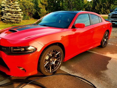 Used 2017 Dodge Charger R/T image 1