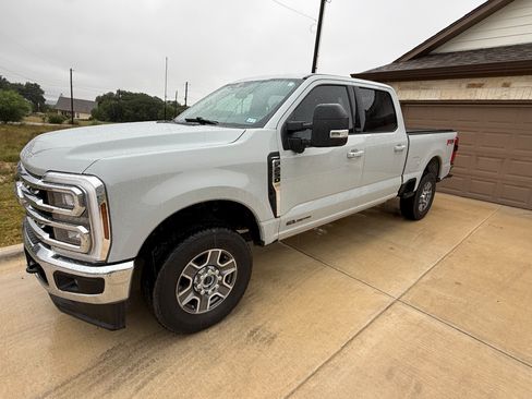Used 2025 Ford F250 Lariat w/ FX4 Off-Road Package AWD/4WD image 11