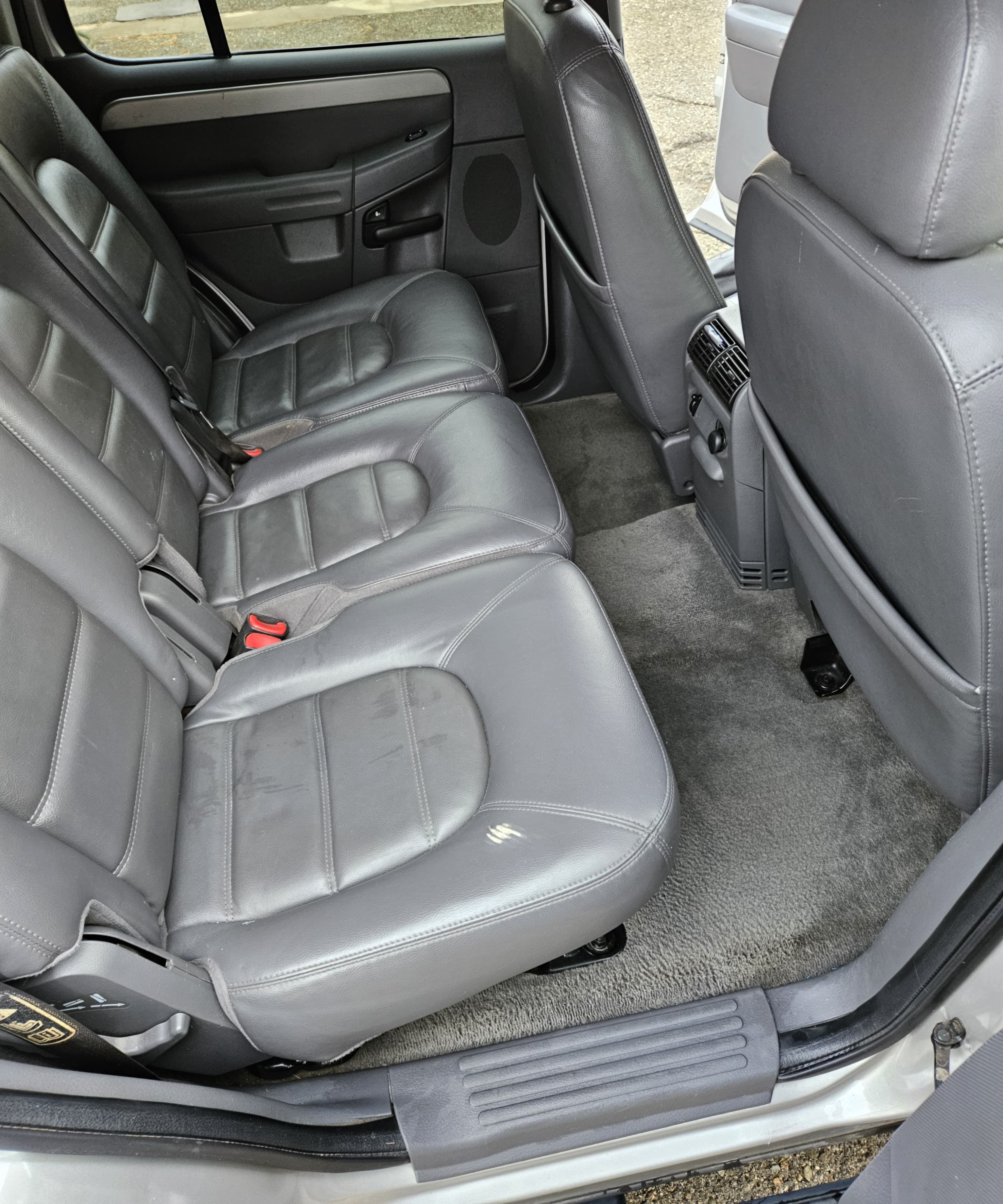 Used 2003 Ford Explorer XLT RWD image 6