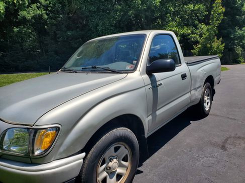 Used 2001 Toyota Tacoma Short Bed image 15
