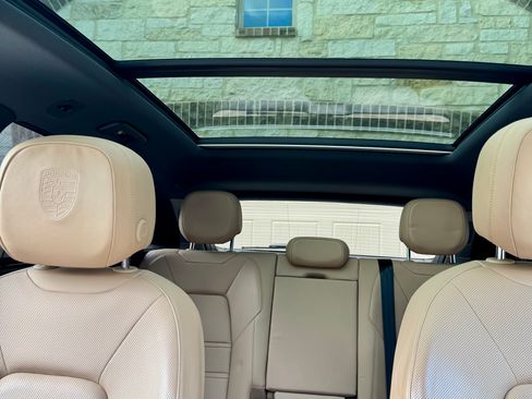 Used 2019 Porsche Cayenne image 14