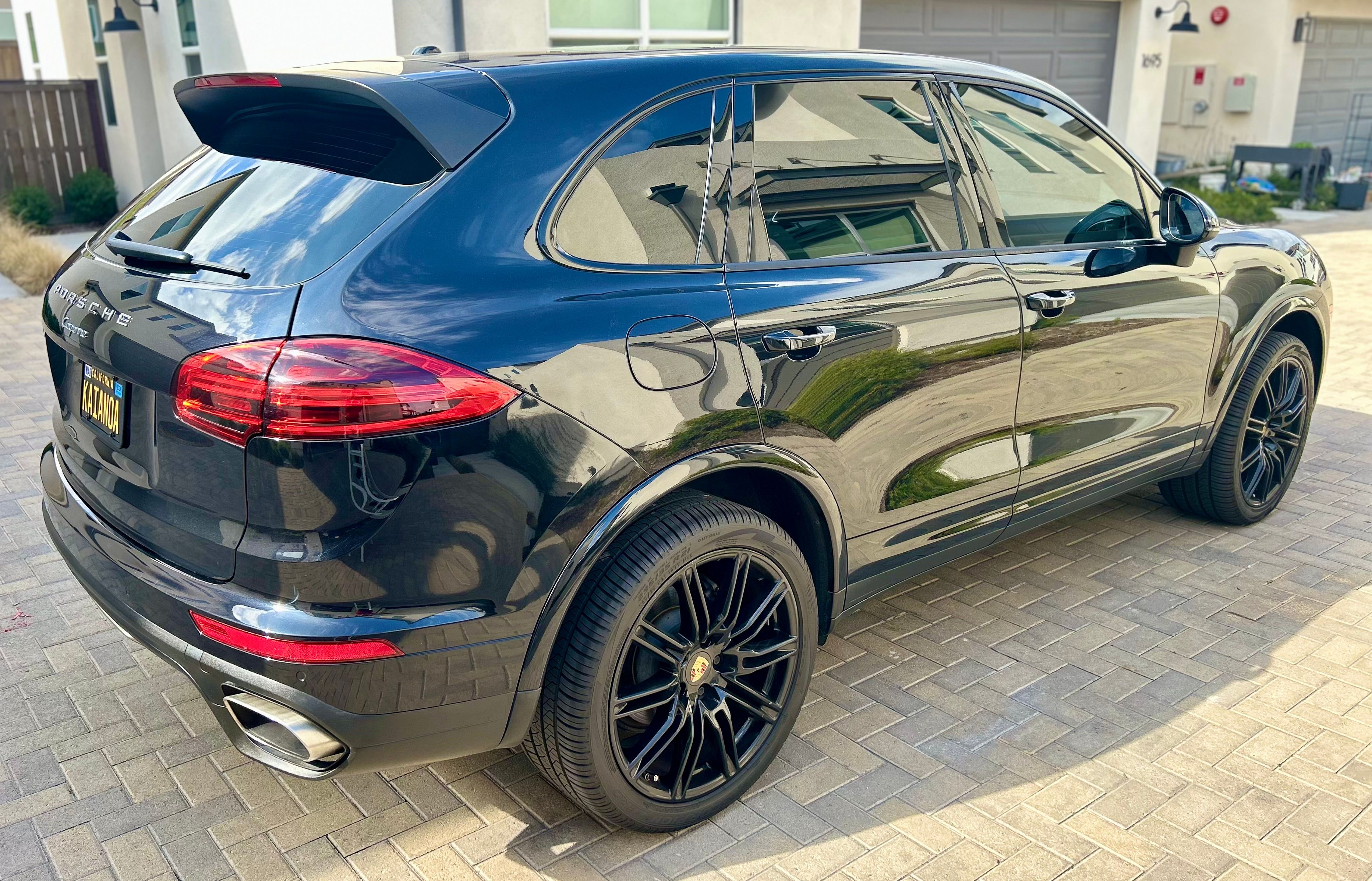 Used 2017 Porsche Cayenne Platinum Edition AWD/4WD image 13