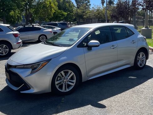 Used 2019 Toyota Corolla SE w/ Carpet Mat Package FWD image 2