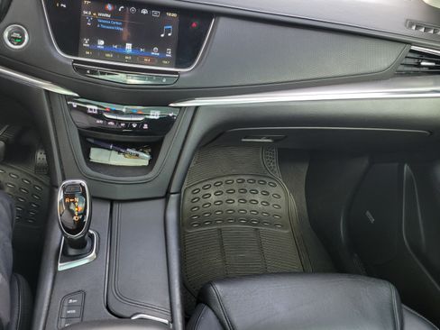 Used 2017 Cadillac XT5 Luxury image 23