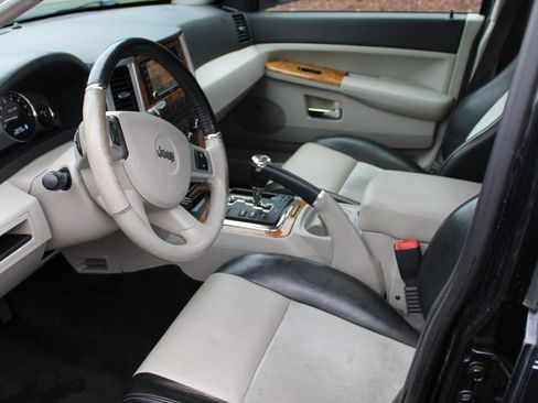 Used 2009 Jeep Grand Cherokee Limited w/ Quadra-Drive II 4X4 Group image 15