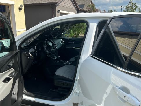 Used 2018 Chevrolet Equinox LT image 8