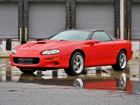 Used 2002 Chevrolet Camaro Z28 w/ SS Performance/Appearance Pkg image 17