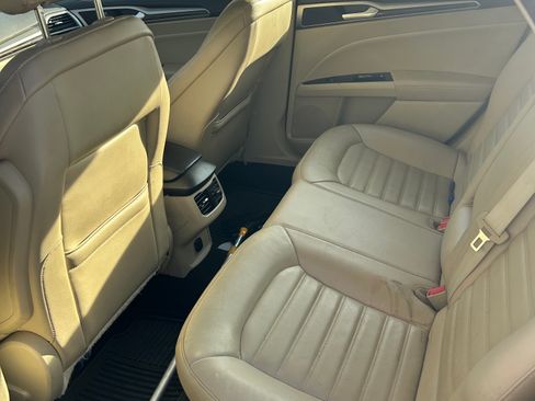 Used 2015 Ford Fusion SE w/ Equipment Group 202A image 19