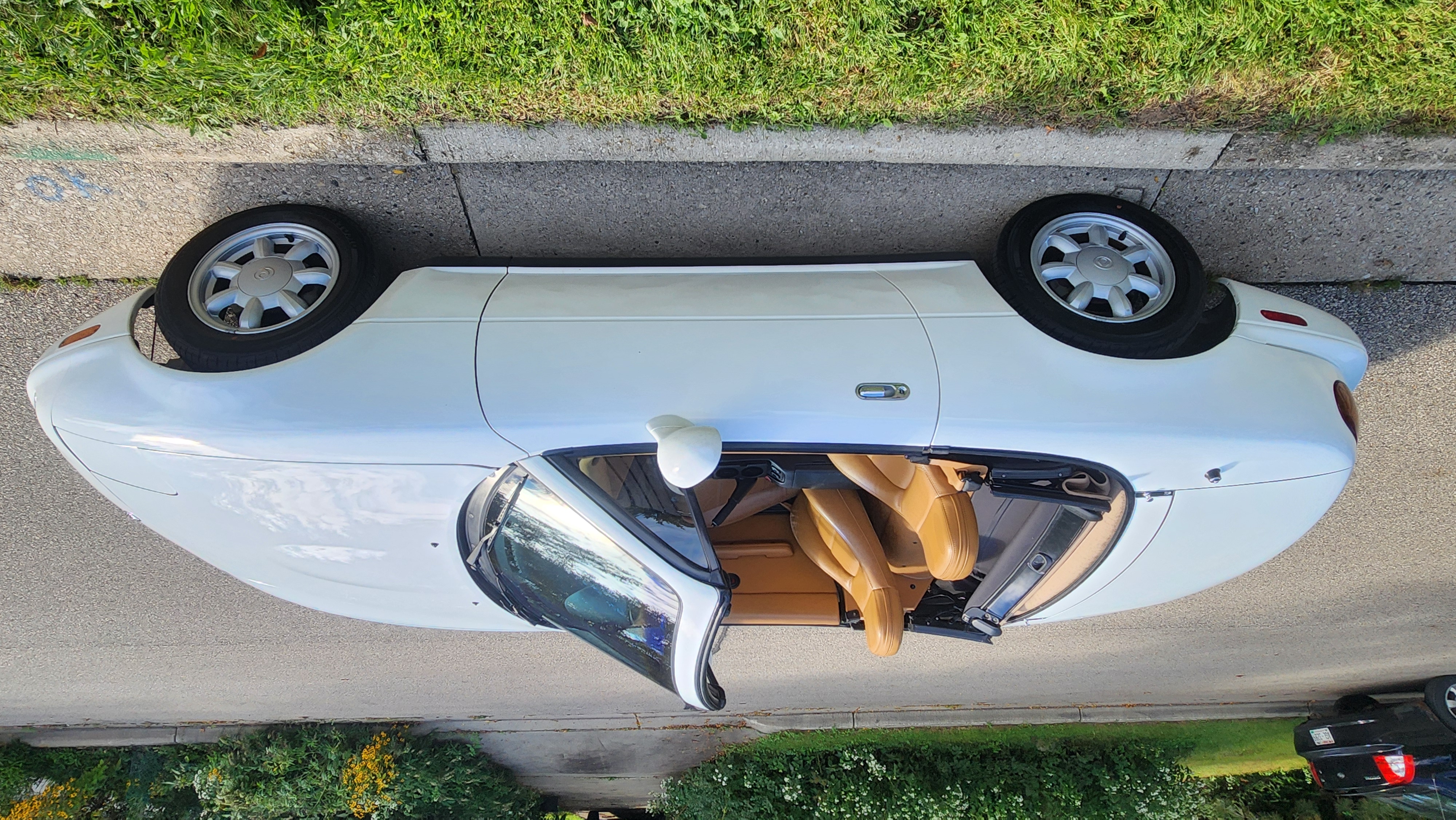 Used 1993 MAZDA MX-5 Miata RWD image 4