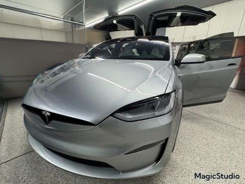 Used 2024 Tesla Model X Plaid image 12