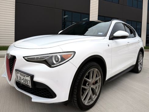 Used 2018 Alfa Romeo Stelvio Ti Sport AWD/4WD image 1