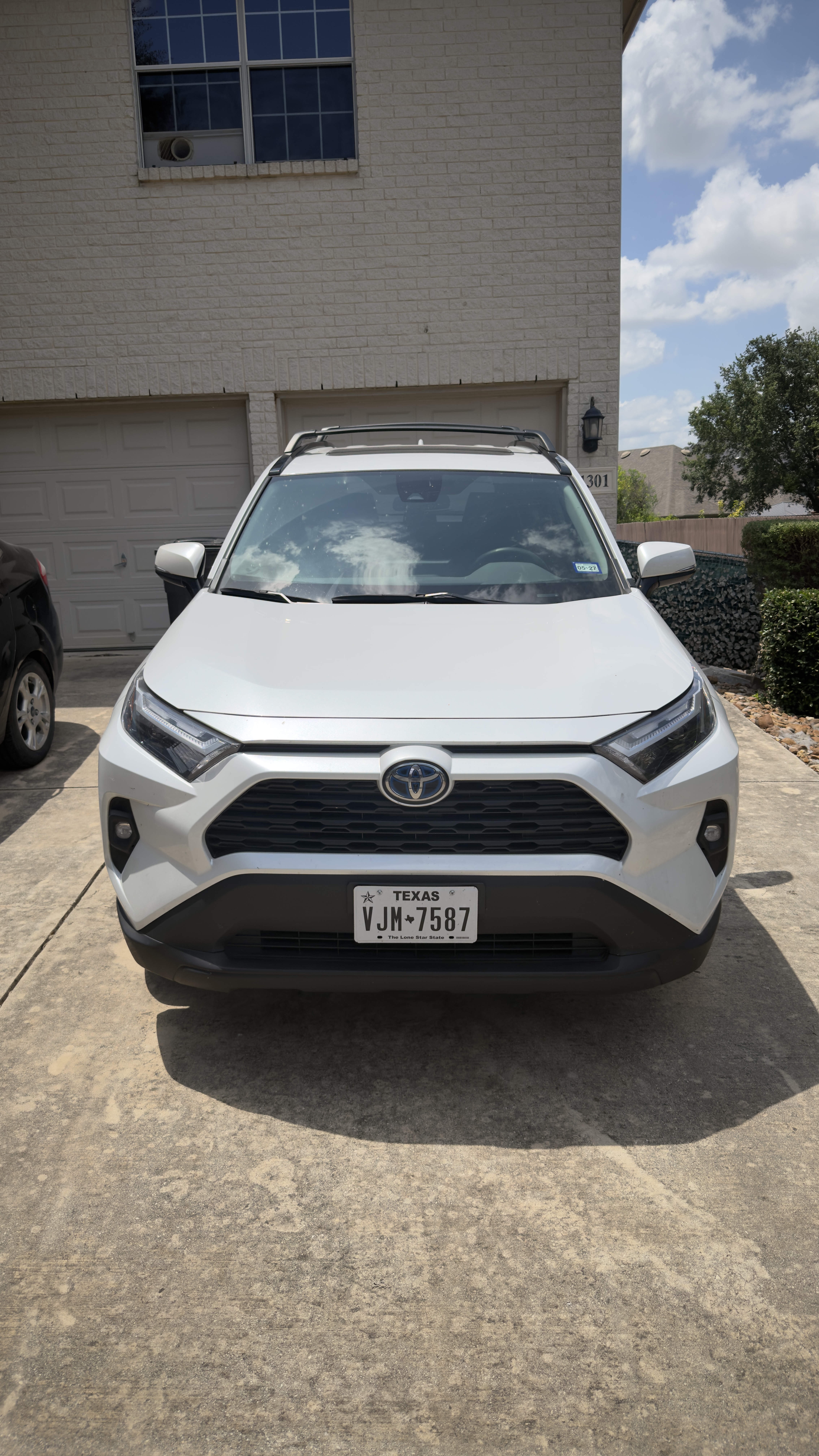 Used 2024 Toyota RAV4 XLE Premium AWD/4WD image 1