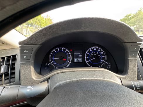 Used 2013 INFINITI G37 Journey w/ Premium Pkg image 11