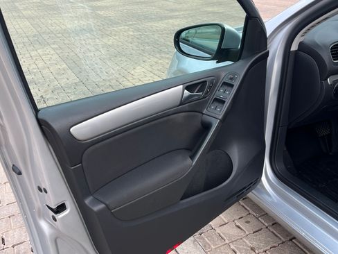 Used 2014 Volkswagen Golf TDI image 25