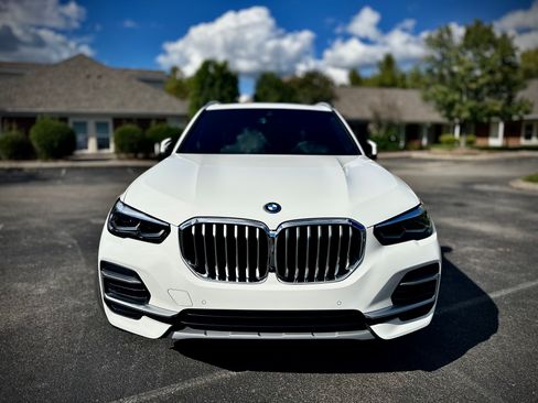 Used 2023 BMW X5 xDrive45e w/ Luxury Seating Package image 4