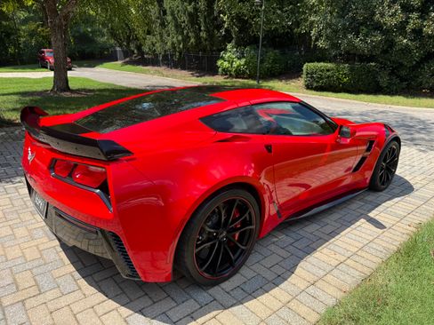 Used 2019 Chevrolet Corvette Grand Sport w/ Z07 Performance Package RWD image 6