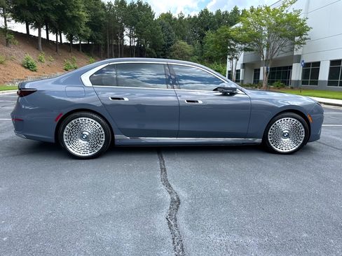 Used 2024 BMW i7 eDrive50 w/ M Sport Package RWD image 6