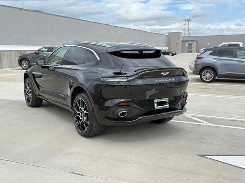 Used 2021 Aston Martin DBX image 15