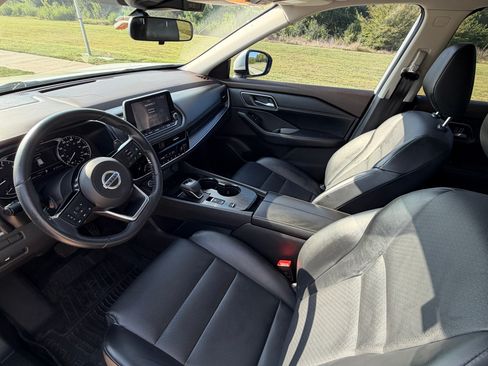 Used 2021 Nissan Rogue SV w/ Premium Package FWD image 12